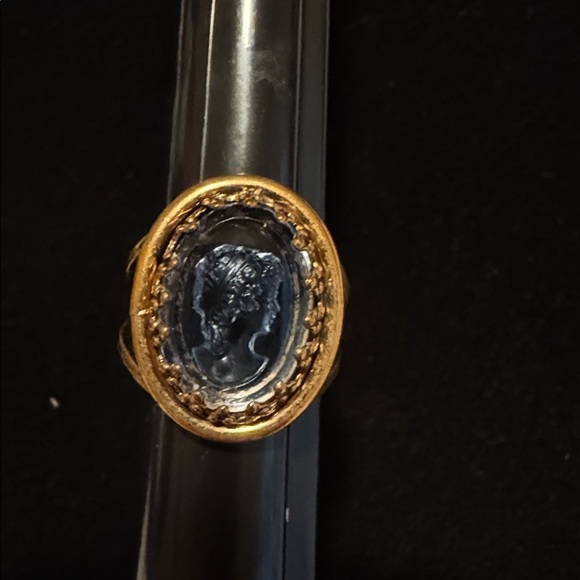 Vintage Blue Cameo Intaglio Gold Tone Ring - Picture 5 of 9